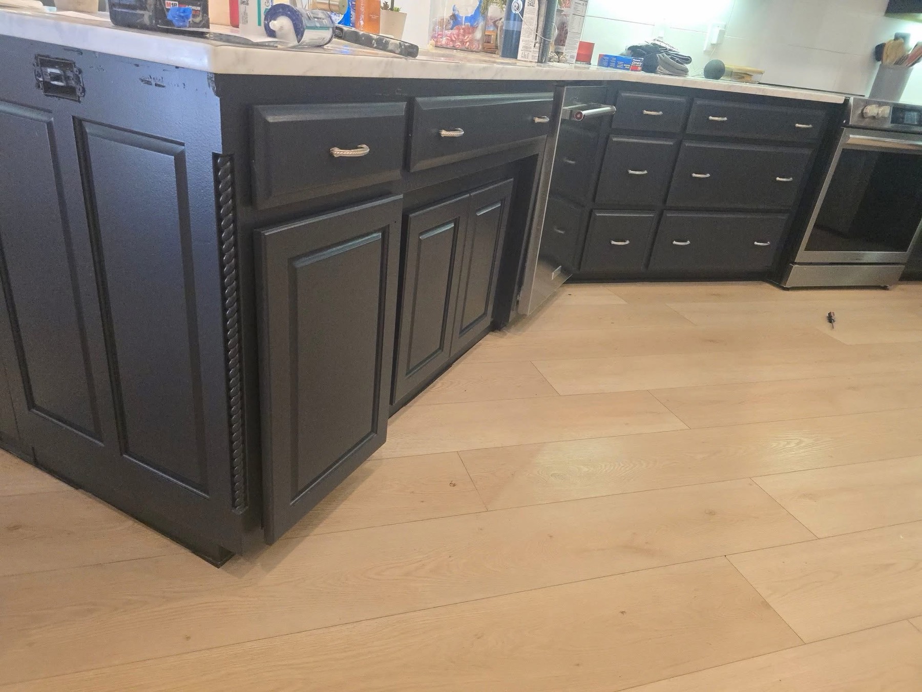 Island detail with rope trim